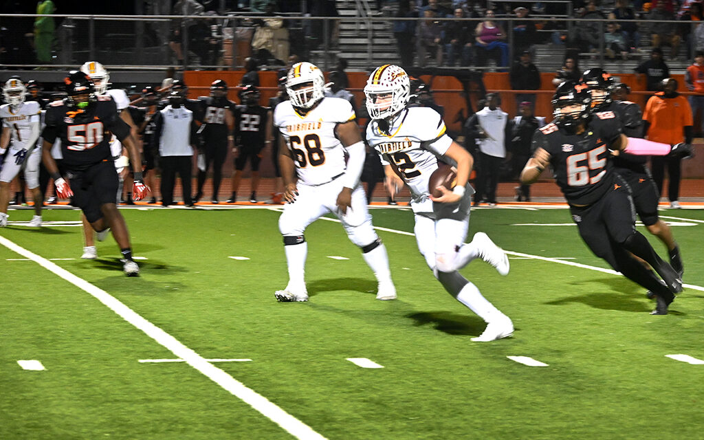 Eagles Knock Out Panthers, Claim District Title 42-21