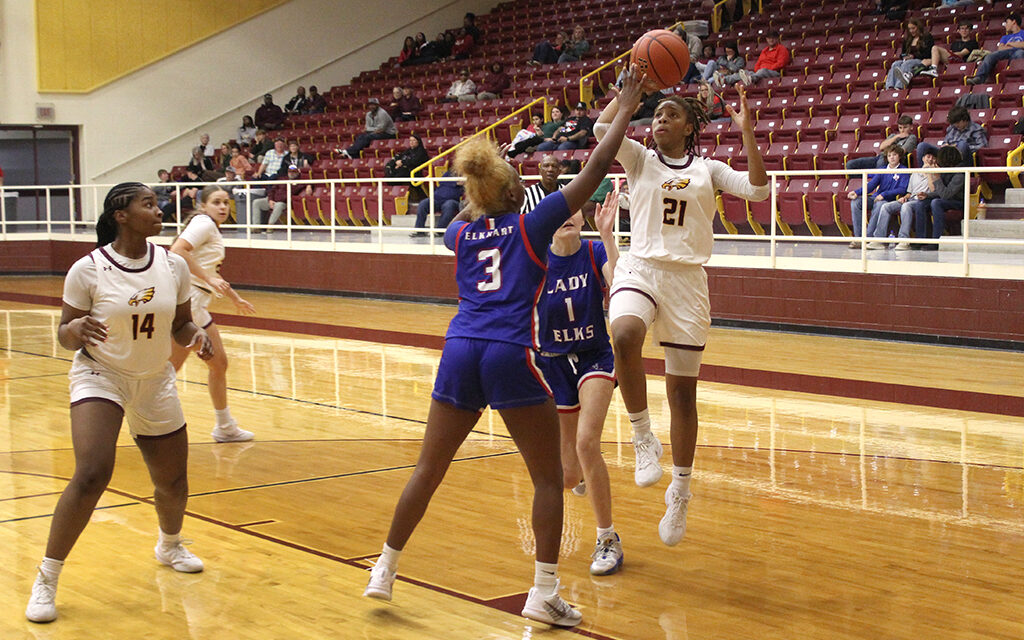 Lady Eagles Remain Unbeaten in District Play