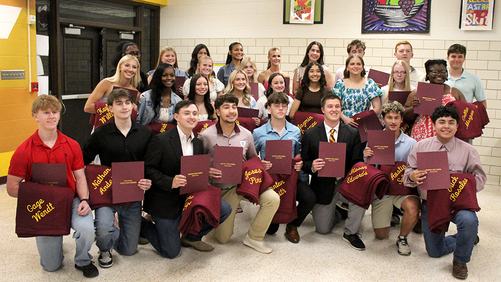 Academics Applauded at Fairfield High School Banquet